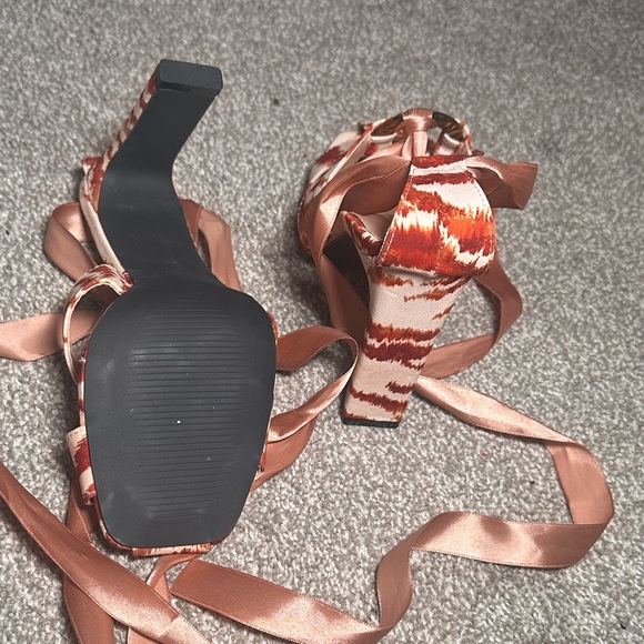Unique Strappy Heels Size 9 Never Worn from SHEIN - Picture 7 of 7